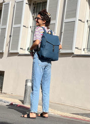 תיק סטודנט גדול כחול-טורקיז דמוי נובוק