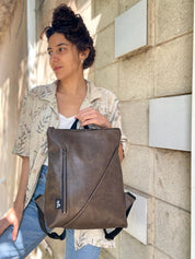 תיק רעות חום דמוי עור