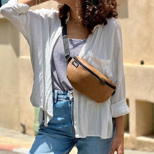 פאוץ' "הלגה" קאמל דמוי עור טקסטורה