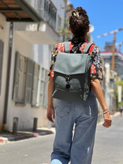 סטודנטס בינוני אפור-ירוק כהה דמוי עור