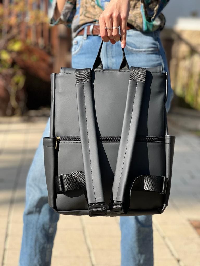 תיק גב Unicorn שחור דמוי עור