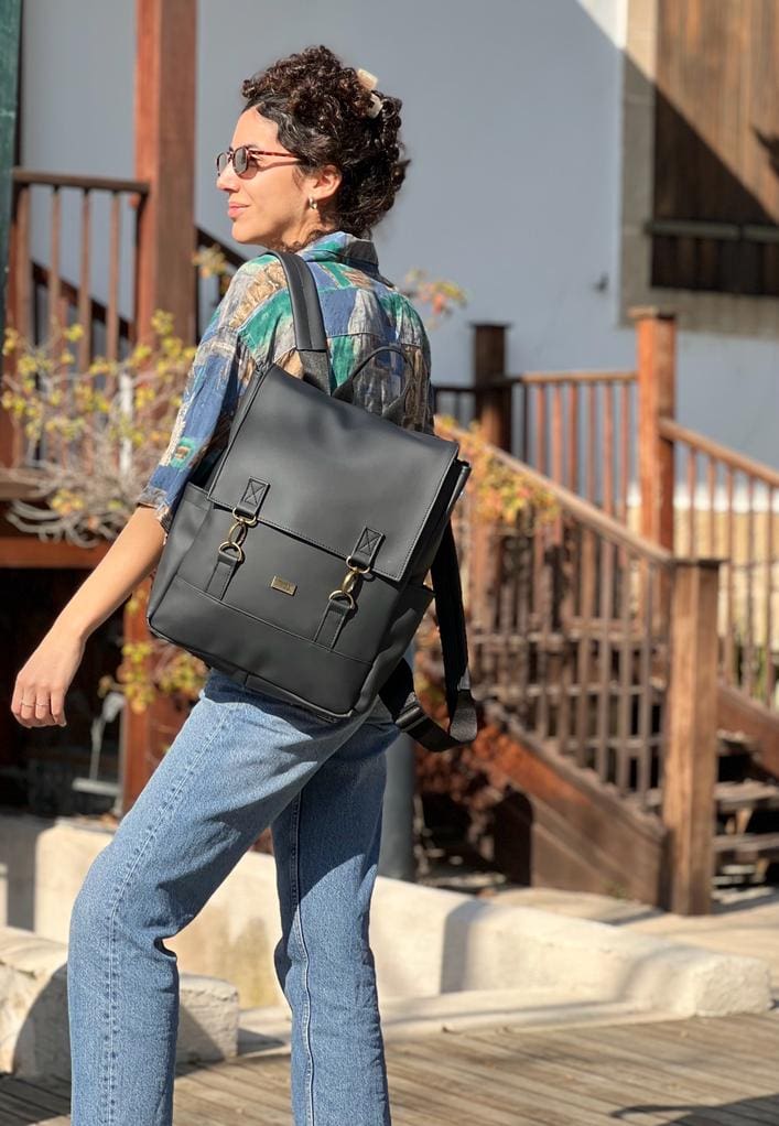 תיק גב Unicorn שחור דמוי עור