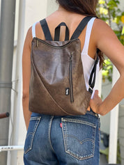 תיק רעות חום דמוי עור