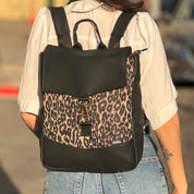 מיני סטודנטס מנומר עם שחור