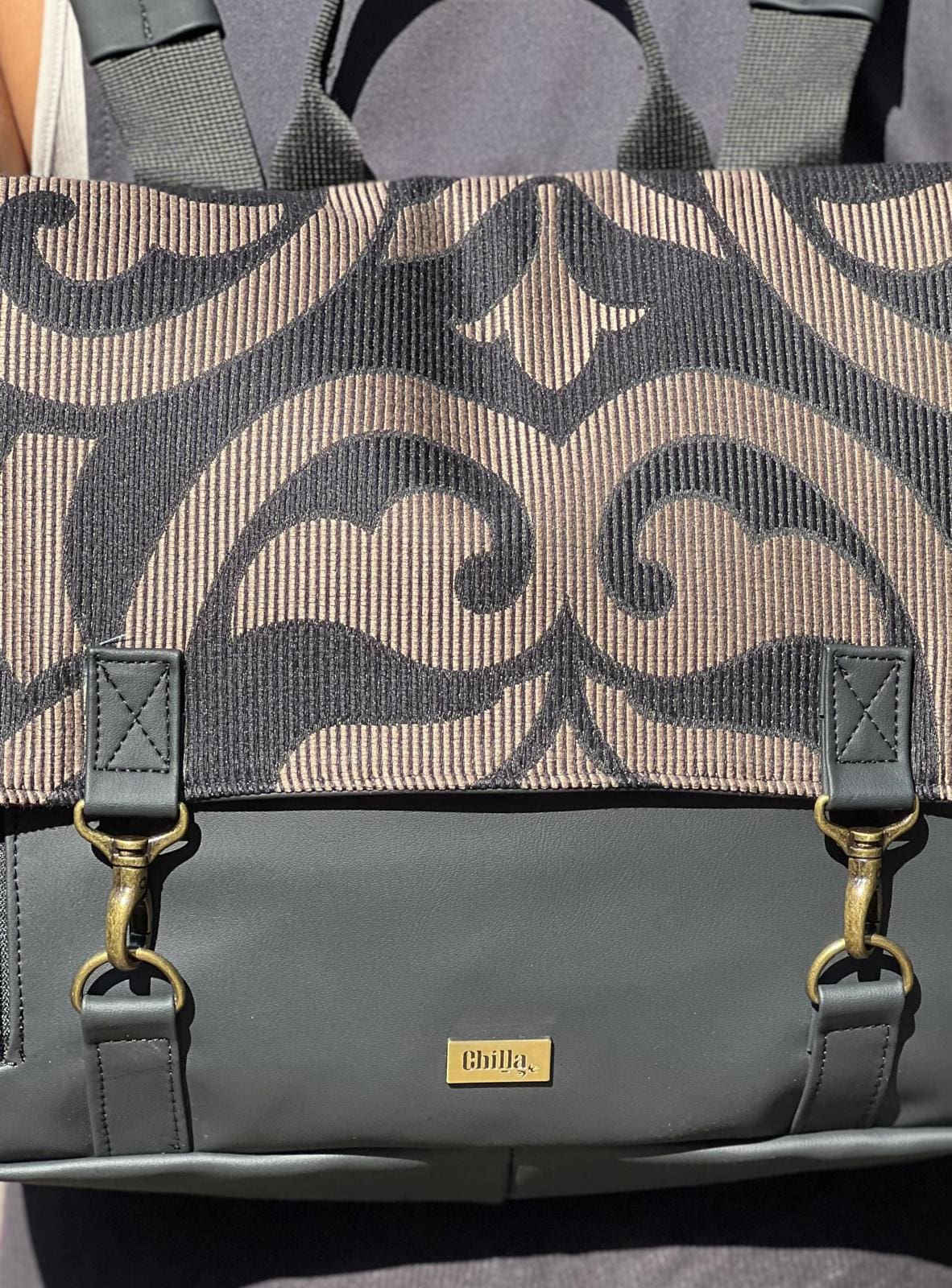 תיק גב/צד Jaffa גדול שחור עיטורים