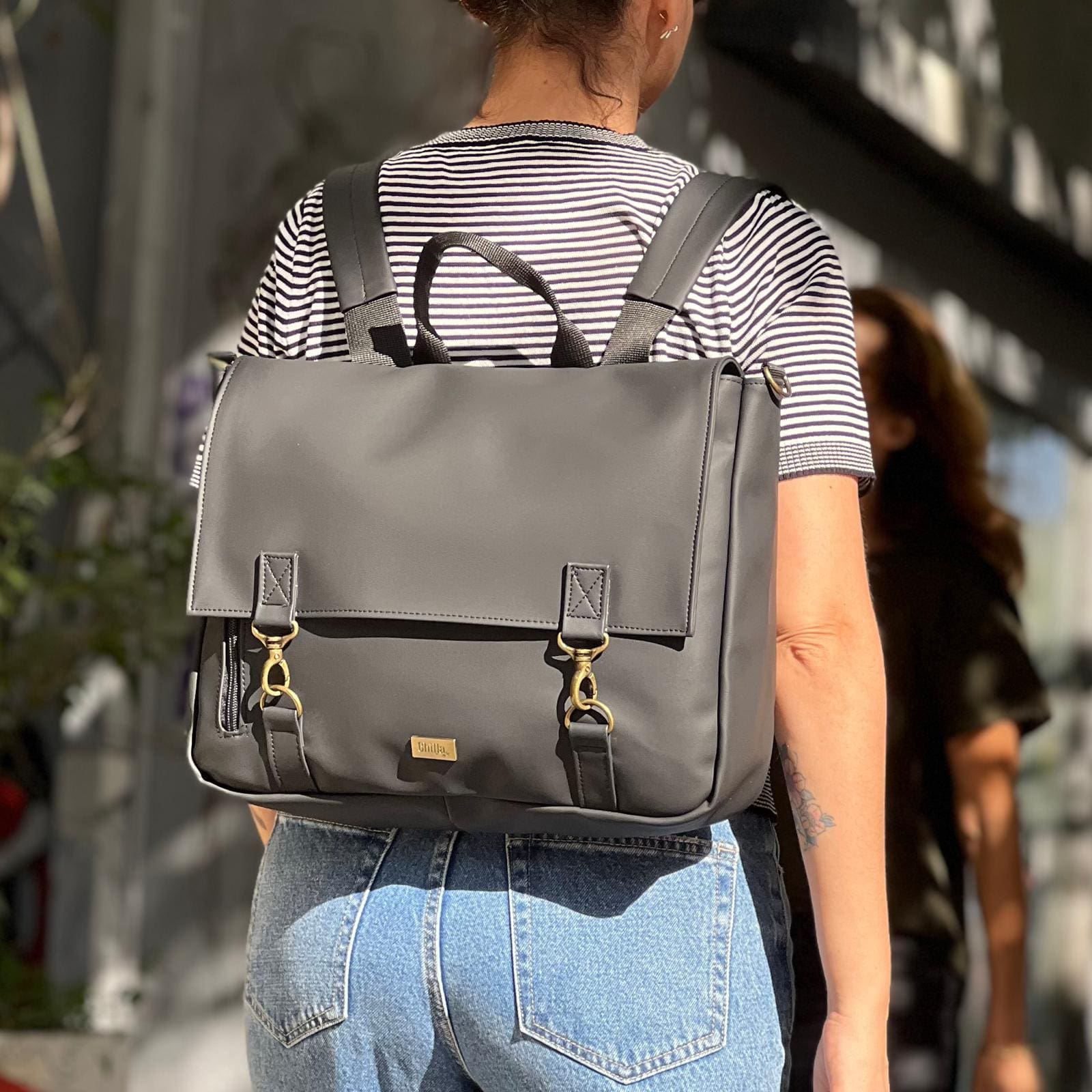 תיק גב/צד Jaffa גדול שחור דמוי עור מט