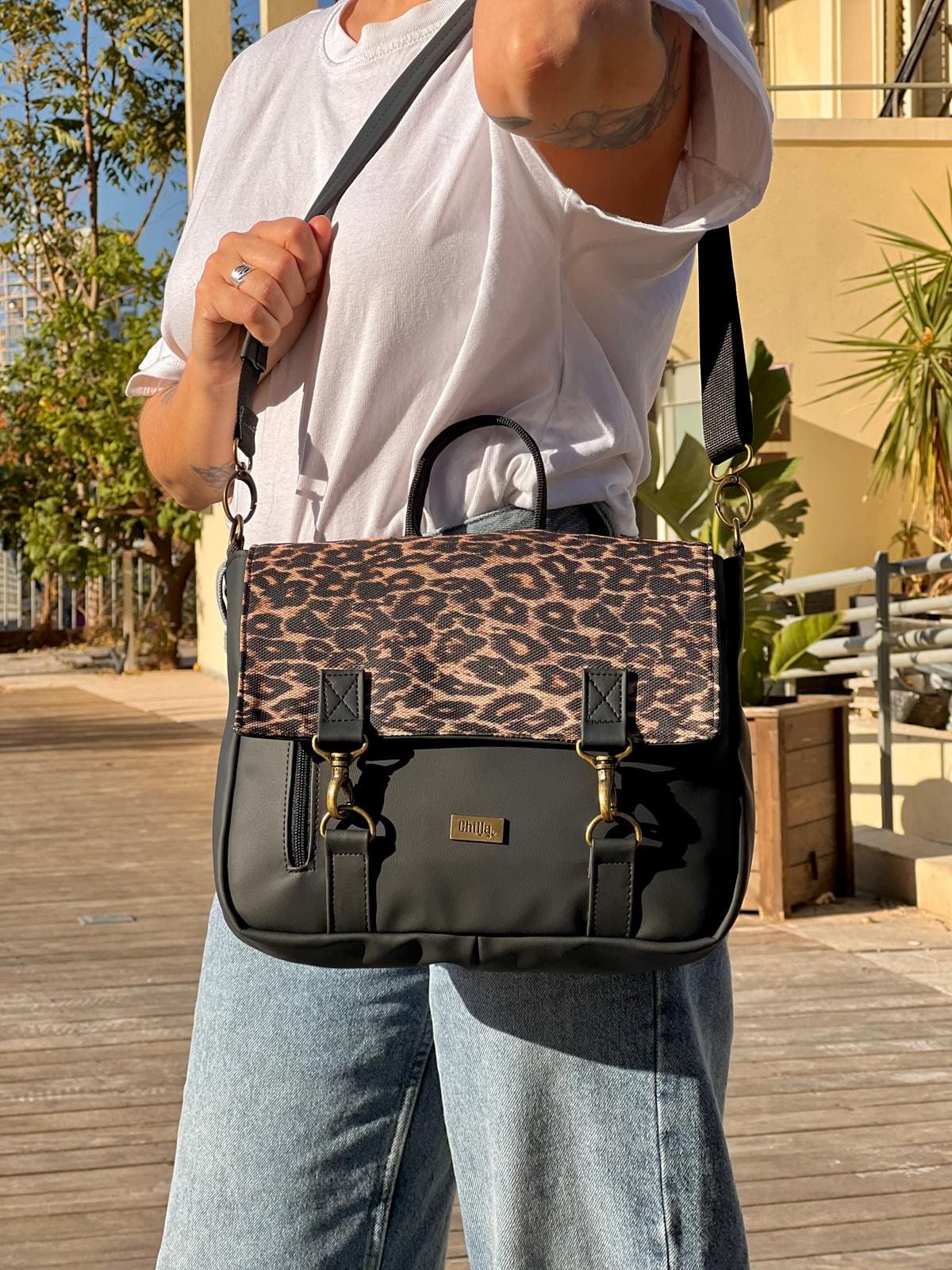 תיק גב/צד Jaffa קטן מנומר שחור