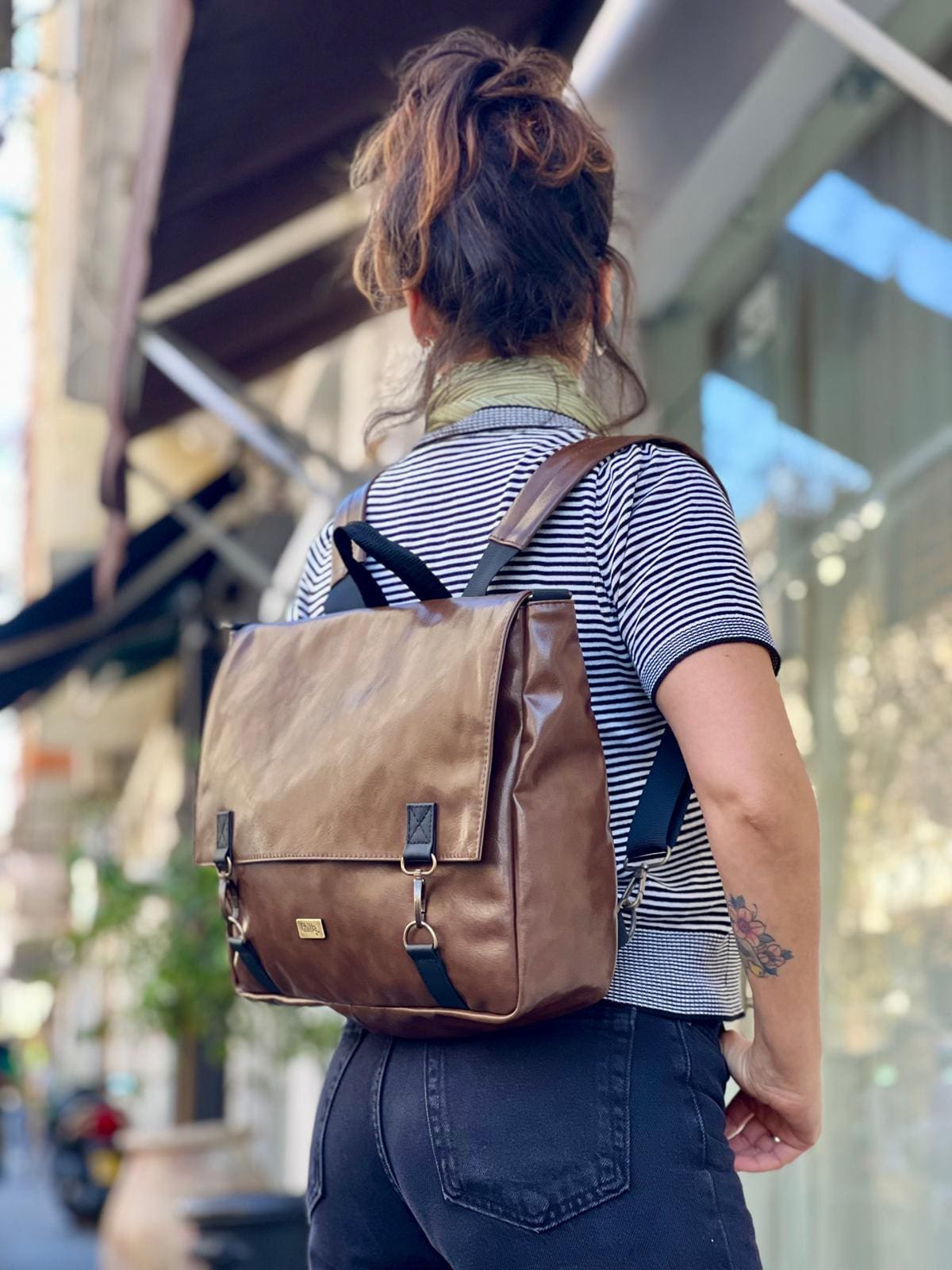 תיק גב/צד Jaffa גדול חום מבריק