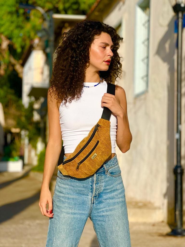 פאוץ': האביזר המושלם לשדרוג הלוק