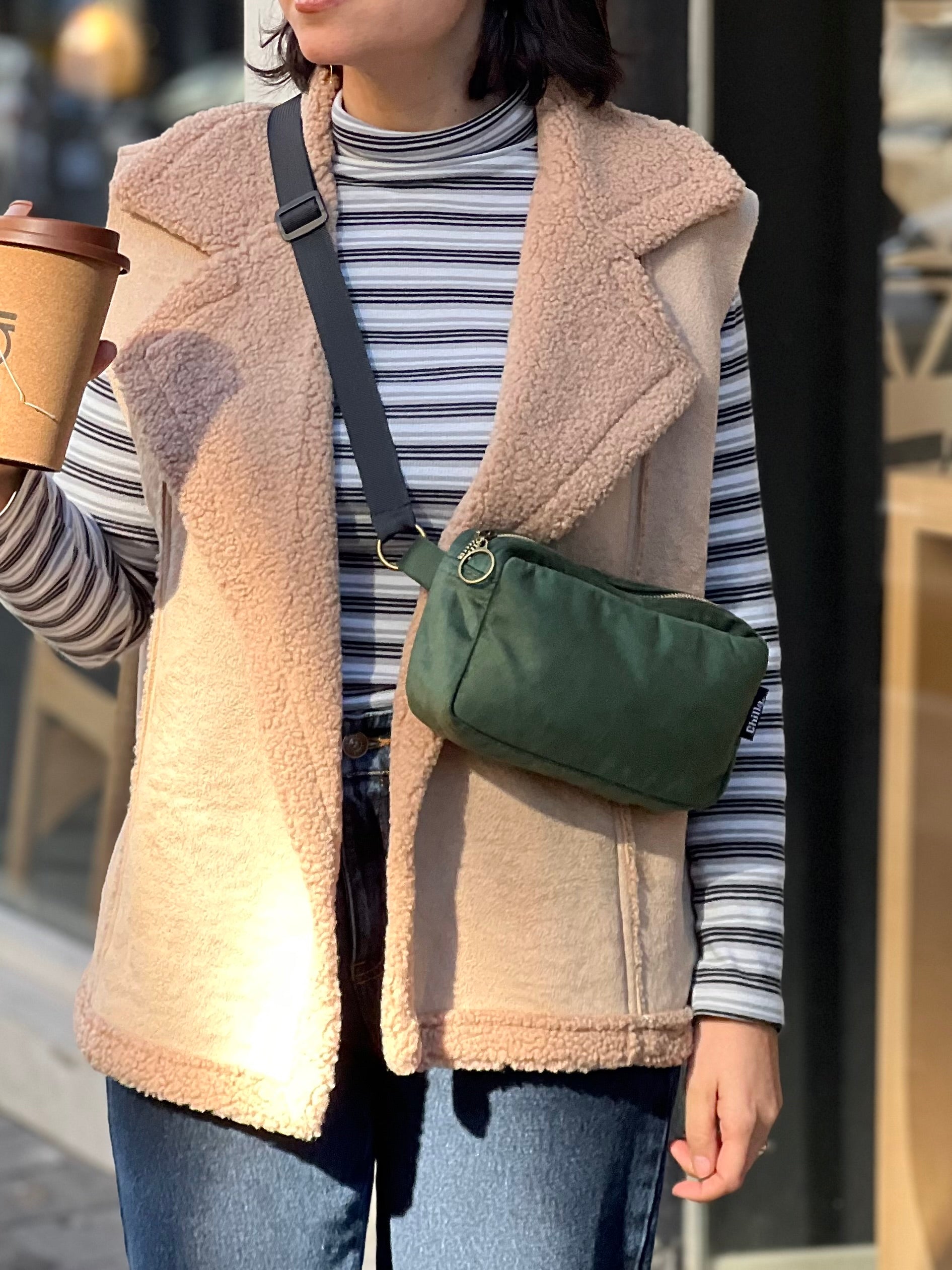 פאוץ' 'לורנס' ירוק בקבוק דמוי זמש