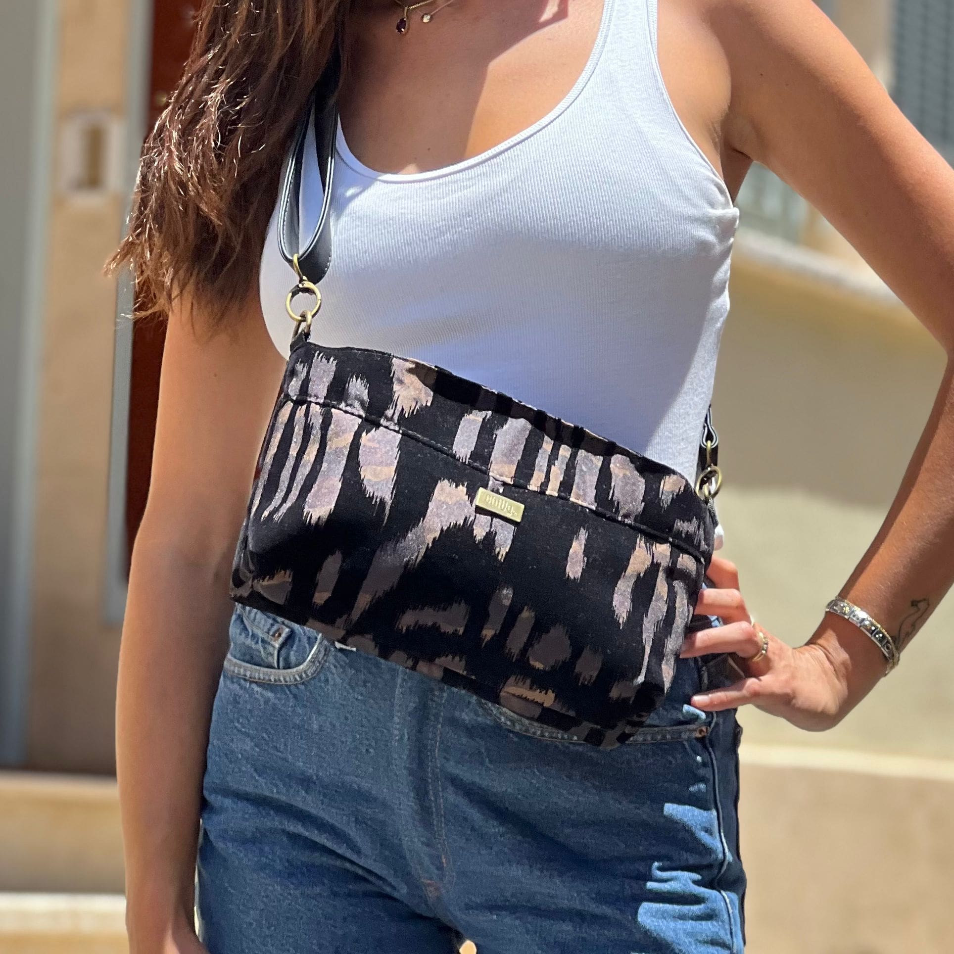  קלאץ' רחל שחור עם נגיעות קטיפה