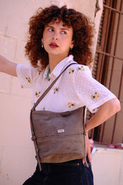 תיק צד Mini Bucket ירוק זית דמוי זמש
