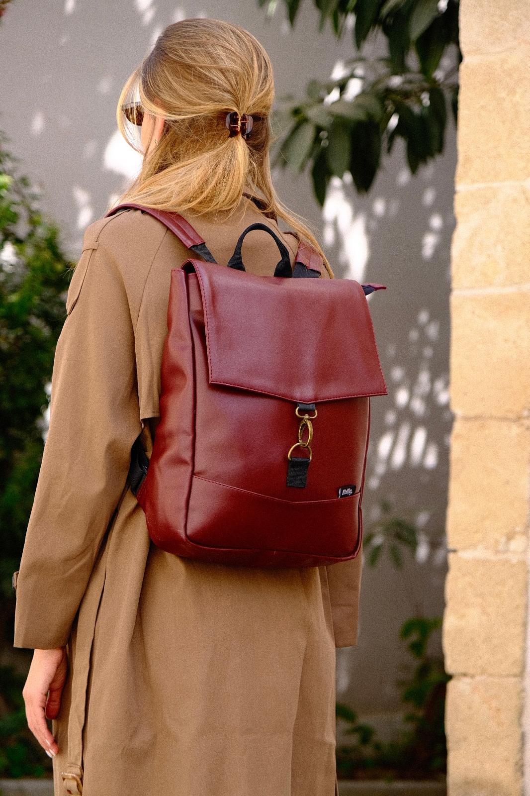 תיק גב סטודנטס בינוני בורדו מבריק